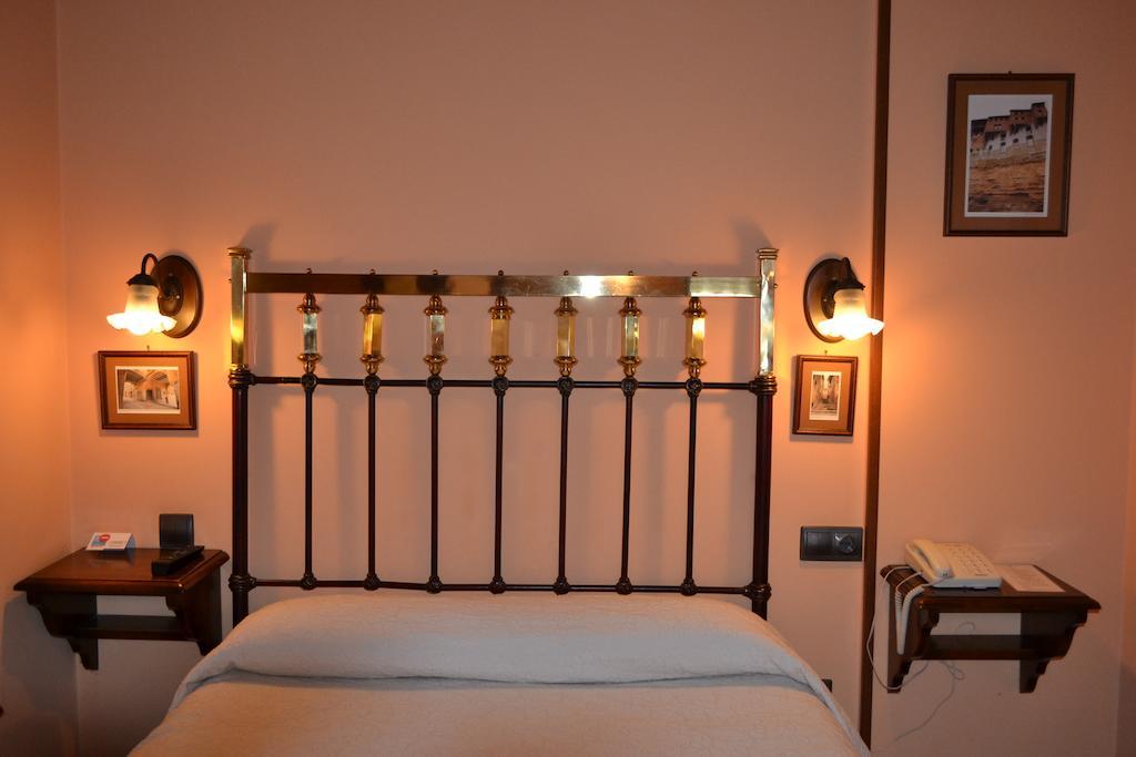 Hostal Santa Agueda Tarazona ห้อง รูปภาพ