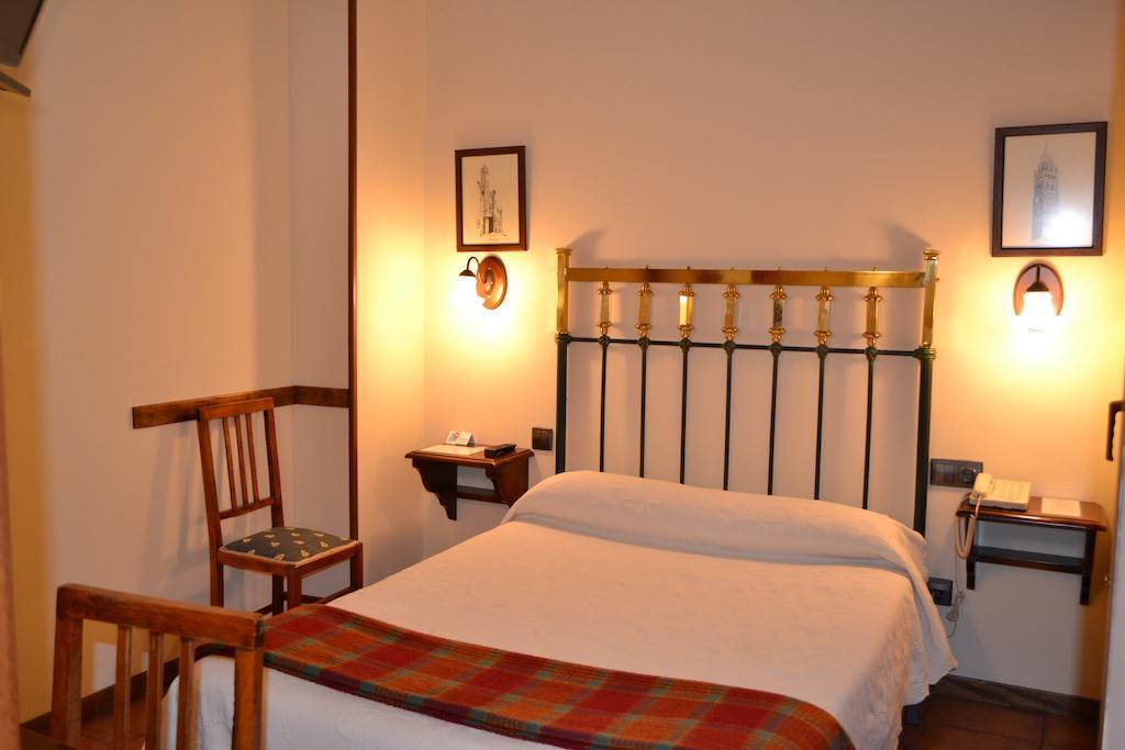 Hostal Santa Agueda Tarazona ห้อง รูปภาพ