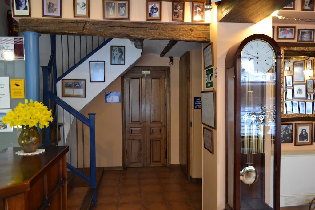 Hostal Santa Agueda Tarazona ภายนอก รูปภาพ