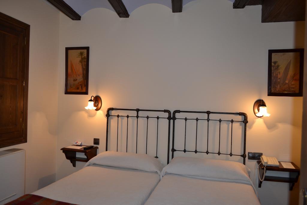 Hostal Santa Agueda Tarazona ภายนอก รูปภาพ